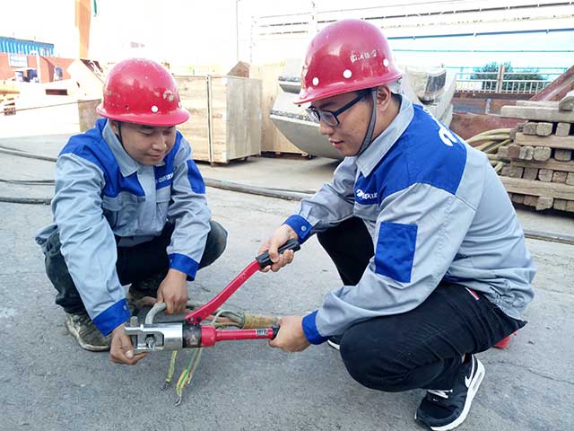 機(jī)電團(tuán)隊(duì)1.jpg 機(jī)電團(tuán)隊(duì)1.jpg