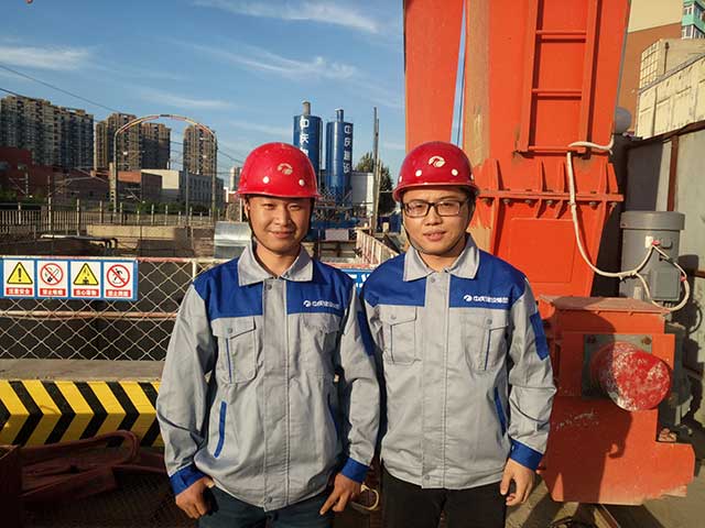 機(jī)電團(tuán)隊(duì)2.jpg 機(jī)電團(tuán)隊(duì)2.jpg