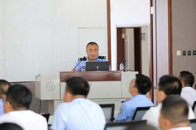 所長(zhǎng)_副本.jpg 所長(zhǎng)_副本.jpg